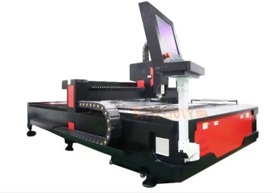 1500W-6000W glasvezellasersnijmachine 1500*3000mm Werkgebied 10,6um golflengte